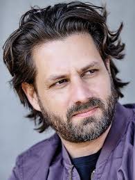 Featuring Ella, Largometraje cinemátografico, Drama, Juventud, Música,  Romántico, 2021-2022