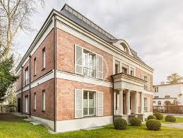 Die therapieeinrichtung haus lenné besteht seit september 1996. Haus Zum Verkauf Peter Lenne Strasse 40 14195 Berlin Dahlem Zehlendorf Mapio Net