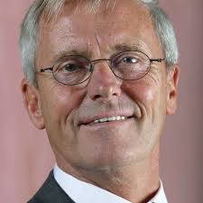 Geboren voor een dubbeltje werd dat jochie uit het Rooie Dorp van Alkmaar  met zijn huis-aan-huisbladen geen kwartje maar een gulden