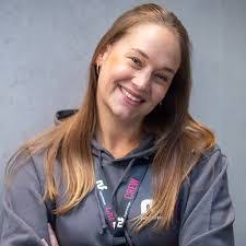 Lisa Lowen's Instagram, Twitter & Facebook