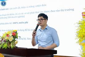 Trường - Ông Nguyễn Thành Công - Phó Trưởng thị trường Các-bon, Cục Biến  đổi khí hậu, Bộ Nông nghiệp và Môi trường trình bày tham luận “Hành lang  pháp lý và