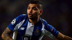El extremo de la selección mexicana tiene más de 8 años jugando en el viejo continente y de darse el traspaso a la 'viola' podría jugar en su tercer equipo en europa. Fc Porto Winger Jesus Corona S Agent We Ve Been Contacted By Many Clubs Including Inter