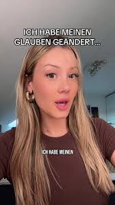 Natalie Edge's Instagram, Twitter & Facebook