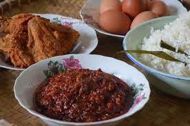 Kemudian iris bawang merah, iris tidak terlalu tipis agak tebal saja. Amie S Little Kitchen Sambal Tumis Udang Kering