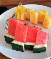 Cara potongan ini juga menjamin kebersihan buah yang disediakan. Cara Potong Tembikai Cara Hotel
