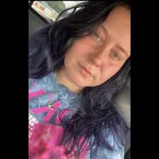 Kasey Holcombe's Instagram, Twitter & Facebook