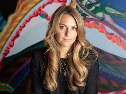 Politiet opplyser om at brannen sprer seg raskt og at et gårdsbruk og flere hus er evakuert. Emilie Stordalen Reveals Engagement On Instagram Vg
