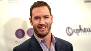 Darcy Waters (@DarcyWaters)