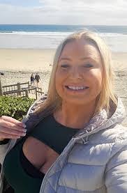 Heidi Mullane's Instagram, Twitter & Facebook