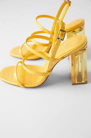 Sandalia Tacon Ancho Metacrilato Zara Mexico In 2020 Sandalen Mit Absatz Gelbe High Heels Gelbe Fersen