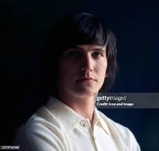 101 Wayne Fontana Photos & High Res Pictures