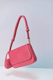 Bonia corporation berhad, an investment holding company, is engaged in designing, promoting, and marketing apparels, footwear, accessories, and leather goods for men and women primarily in malaysia and singapore. Bonia å¸–å­ Facebook