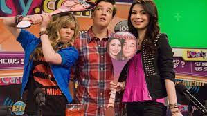 According to viacomcbs' official description, the 2021 icarly reboot will serve as a new chapter for the most successful kids' sitcom of all time. The Icarly Reboot Will Need To Deal With The New Reality Of Life Online Polygon