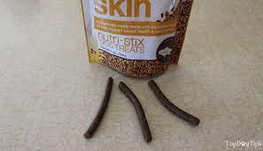 Review Isle Of Dogs Nutri Stix And Everyday Essentials Dog Treats Dog Treats Dog Food Recipes Natural Dog Food