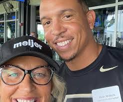 Amy Resler's Instagram, Twitter & Facebook