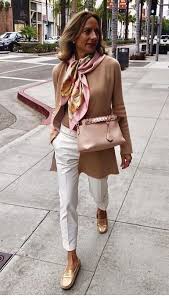 Blog Post To Looking Well Dressed On A Budget Here S The Problem You Want To Feel Confident Make An Impres In 2020 Sophisticated Outfits Work Outfits Women Fashion