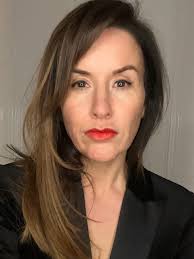 Ramona Wray's Instagram, Twitter & Facebook