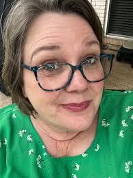 🤣🤣Are your two nostrils ready to try a new scent? I'm only a couple  orders away from hitting my October goal!