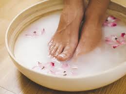 Add ½ cup bubbling foot scrub & soak to warm running water. 5 Quick Ways To Remove Hard Foot Skin Corns And Calluses Footfiles