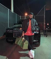 Drake Net Worth 2021 Biography Wiki Career Facts Online Figure Drake Clothing Drake Fashion Louis Vuitton T Shirt