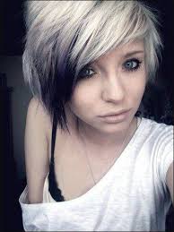 15 Black And White Hairstyles Are You A Fan Of The Salt And Pepper Look 15 Black And White Hairstyles Ar Emo Frisuren Haarschnitt Kurz Haar Styling