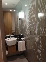 Holiday Inn Express Singapore Orchard Road Bathroom