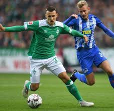 His brother maximilian eggestein also plays for werder bremen. Fussball Neuer Vertrag Fur Maximilian Eggestein Bei Werder Bremen Welt