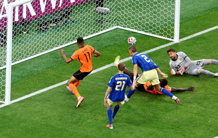 Brobbey, Gakpo double delight as slick Netherlands dismantle Sweden |  Reuters