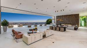 There is a magnetic effect to the room, drawing everyone to the wall of glass. 13 Gorgeous Great Room You Can See Only In Super Mansions