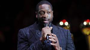 Dwyane wade is a basketball player for the miami heat. Ueyhedc60hy60m