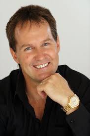 Fans of Darren Stephens