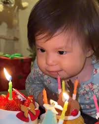 cho e xin ảnh Pam mặt bỉ ổi được k ạ