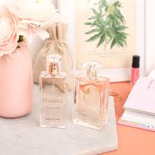 Idee Cadeau Comme Une Evidence Quelques Notes D Amour Decouvrez Le Parfum Ideal
