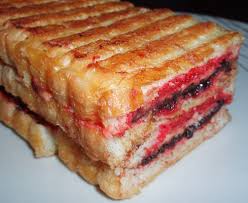 Roti bakar gempol merupakan roti bakar legendaris di bandung yang sudah ada sejak tahun 1958. Cara Membuat Roti Bakar Bandung