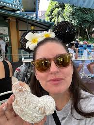 Was eating bread today and would you look at that! A hidden Mickey!🐭 call  me crazy but I wish everything was Mickey shaped!💗💗