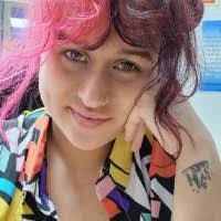 Jess Llewellyn's Instagram, Twitter & Facebook