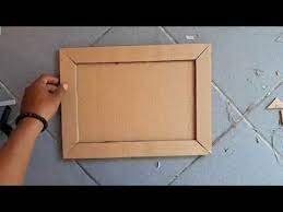 Contohnya seperti gambar orang terlihat menonjol dan keluar dari bingkai smartphone. Cara Membuat Bingkai Foto Dari Kardus Bekas Ide Kreatif Dari Kardus Bekas Youtube Bingkai Foto Bingkai Kerajinan Bingkai