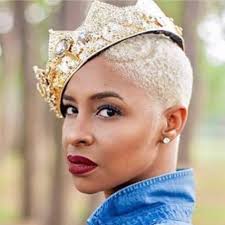 Toni Estes's Instagram, Twitter & Facebook