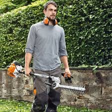 Stihl hedge trimmers for professionals are in an entirely different league of performance and dependability. Stihl Hl94 Professional Long Reach Hedge Trimmer B W Machinery