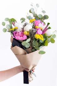 Stem Bloom A Flower Subscription Service In Nyc Get A Beautiful Curated B Flower Subscription Beautiful Bouquet Of Flowers Modern Flower Arrangements