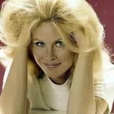 Aunt Clara Creates A UFO