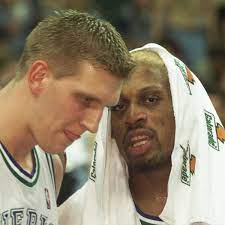 Dennis rodman told dujour magazine he has visited north korea six times since february 2013. Nba Dennis Rodman Und Seine Vier Wochen Mit Nowitzkis Mavericks