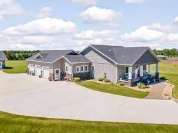 Zillow has 15 homes for sale in detroit lakes mn matching lake property. 7 Pelican Lake Homes For Sale Pelican Lake Mn Real Estate Movoto