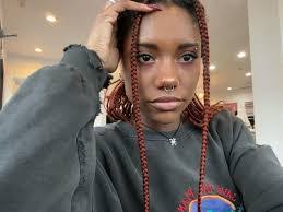 Leah Schell's Instagram, Twitter & Facebook