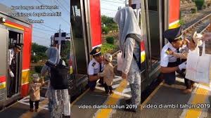 Beli produk rel kereta api berkualitas dengan harga murah dari berbagai pelapak di indonesia. Https Solo Tribunnews Com 2021 07 27 Viral Video Pengantin Menikah Tanpa Dekorasi Di Grobogan Ternyata Ada Kisah Unik Di Baliknya Https Cdn 2 Tstatic Net Solo Foto Bank Images Bhytgf544 Jpg Kisah Pengantin Menikah Tanpa Dekorasi Viral Di Media