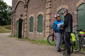 De eerste editie van de hollandse waterlinies fietstour was een groot succes! Tip Tijdens De Hollandse Waterlinies Fietstour Kom Je Langs Prachtige Natuur En Eeuwenoud Erfgoed Indebuurt Amsterdam