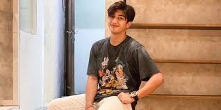 Bahkan harris juga berujar sempat jalan bareng natasha. Dipercaya Jadi Groomsman Rizky Billar Begini Tanggapan Harris Vriza Merdeka Com