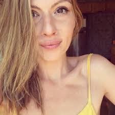 Jennifer Mullin's Instagram, Twitter & Facebook