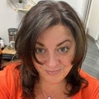 Beth Capone's Instagram, Twitter & Facebook