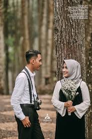 Entdecke rezepte, einrichtungsideen, stilinterpretationen und andere ideen zum ausprobieren. Baju Couple Prewedding Casual Hijab 45 Foto Prewedding Hijab Casual Outdoor Indoor 2020 Recreate Our Casual Drape Hijab Style With Our Step By Step Tutorial Driere65665